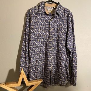 Like New men’s Roper button up